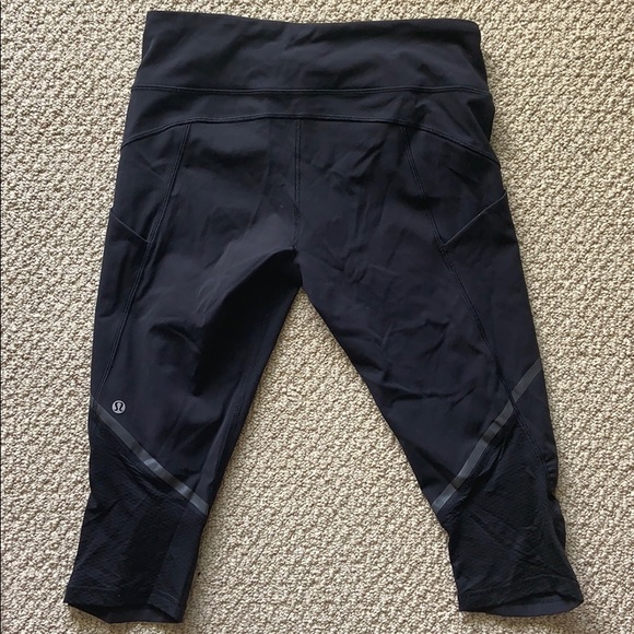 lululemon athletica Pants - Lululemon Pocketed Cropped Leggings